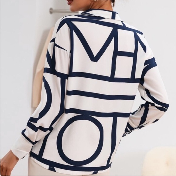 Navy and White Striped Women's Top Size XL - Picture 2 of 10